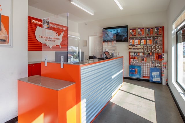 Las Vegas, NV, SelfStorage Near 2830 E Desert Inn 18447264531 I