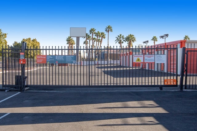 Public Storage  4300 Boulder Hwy in Las Vegas, NV
