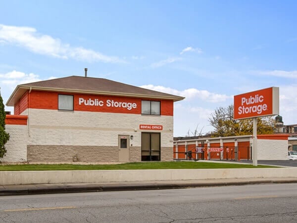 20 x 10 Parking Lot in Chicago, Illinois