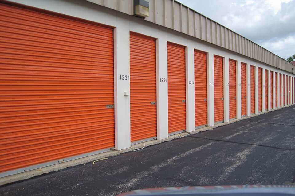 30×10 Public Storage: Parking Lot in Milwaukee, WI 6049 N 77th Street Milwaukee, Wisconsin 2