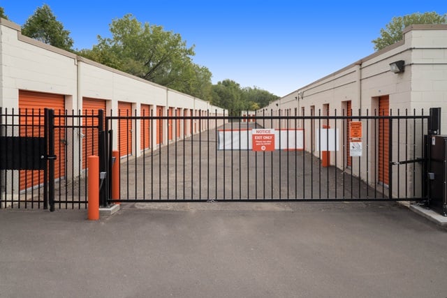 Public Storage  8124 Lakeland Ave N in Minneapolis, MN