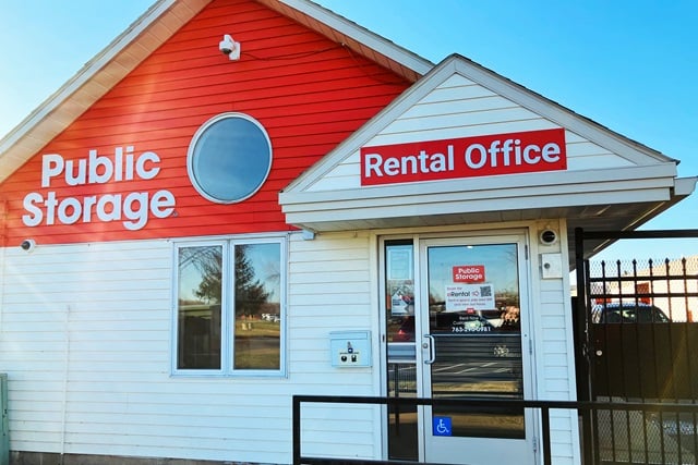 20 x 10 Public Storage: Self Storage Unit in Brooklyn Park, Minnesota