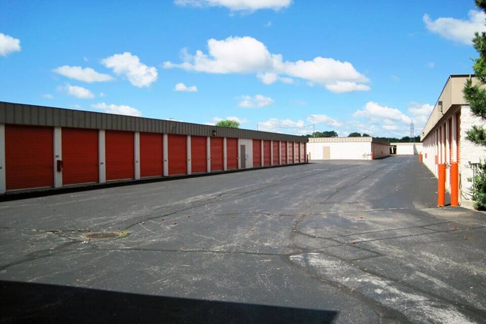 20×10 Public Storage: Garage in Brown Deer, WI 9199 N Green Bay Road Brown Deer, Wisconsin 2