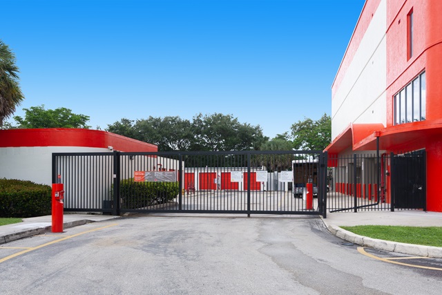 Public Storage  8300 N University Drive in Tamarac, FL