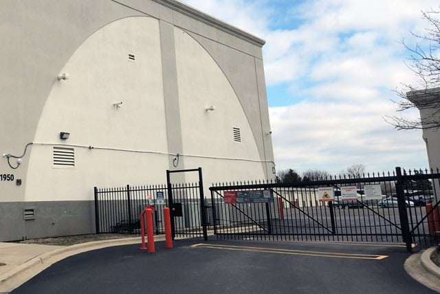 Public Storage  1950 Kelley Court in Libertyville, IL