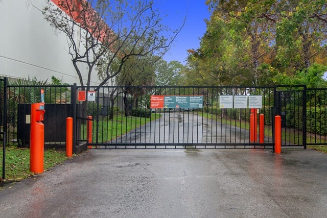 Public Storage 3900 NW 115th Ave in Doral, FL