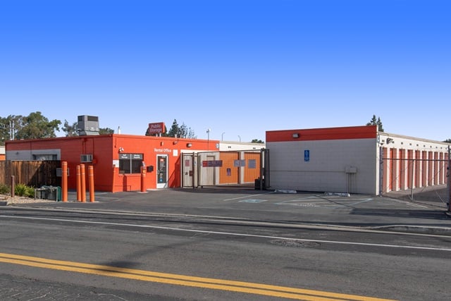 30 x 10 Self Storage Unit in Santa Clara, California