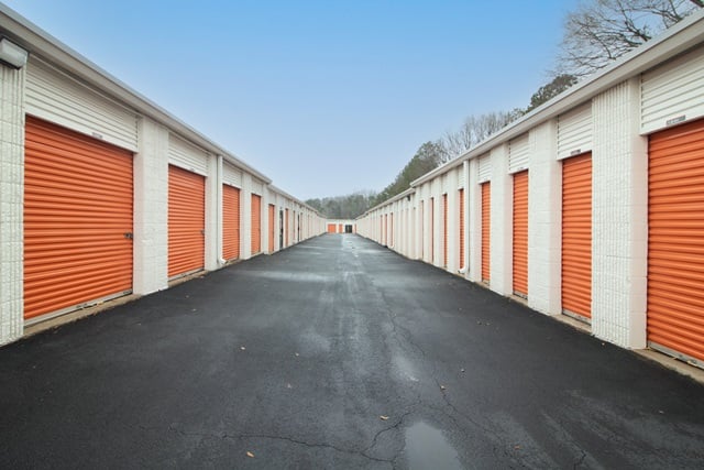 25×10 Public Storage: Garage in Woodstock, GA 10763 Highway 92 Woodstock, Georgia 2