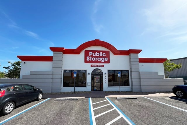 10×25 Public Storage: Parking Lot in Jacksonville Beach, FL 1200 Shetter Ave Jacksonville Beach, Florida