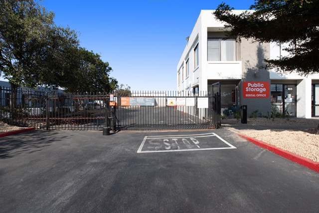 Public Storage  160 S Spruce Ave in South San Francisco, CA