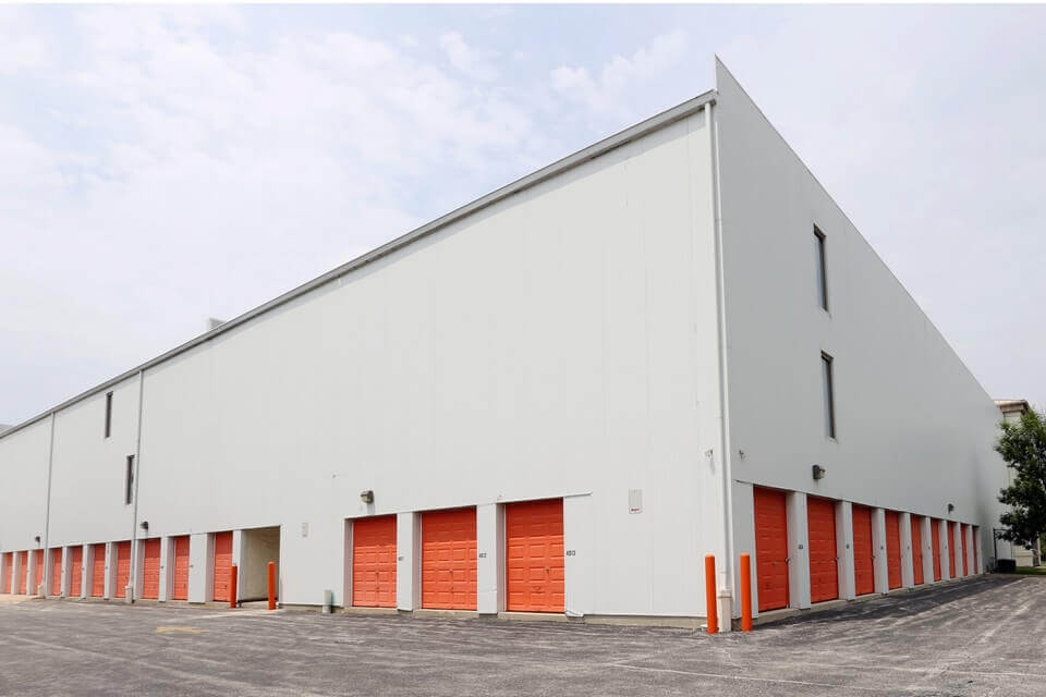 17×10 Public Storage: Parking Lot in Buffalo Grove, IL 555 E Aptakisic Road Buffalo Grove, Illinois 2