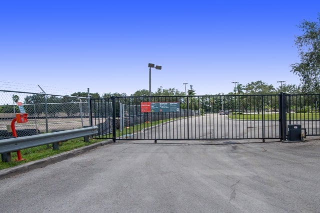 Self Storage Unit in Pembroke Pines, Florida 3