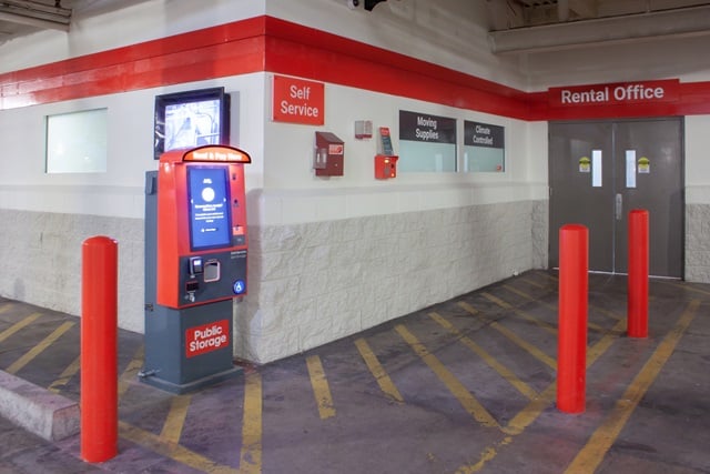 Public Storage in Phoenix, AZ  1949 E Camelback Rd #21 3