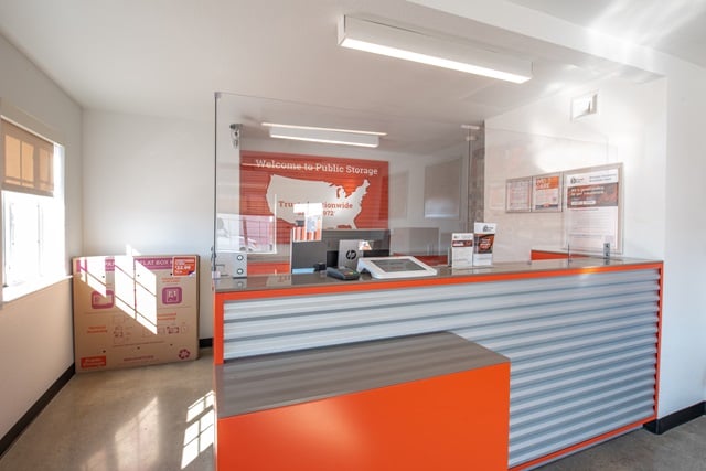 Property 1701 image number 2