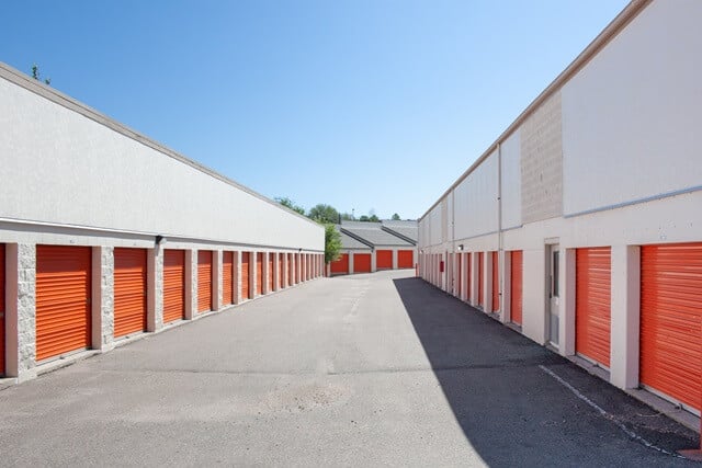 25×10 Garage in Golden, CO 850 Simms Street Golden, Colorado 2