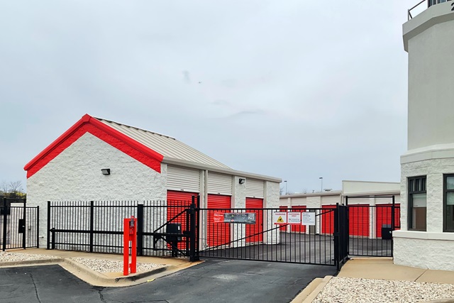 Public Storage  222 N Mannheim Road in Hillside, IL