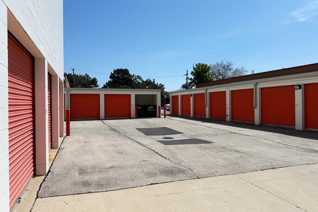 Public Storage in Lincolnwood, IL  3501 W Touhy Ave 2