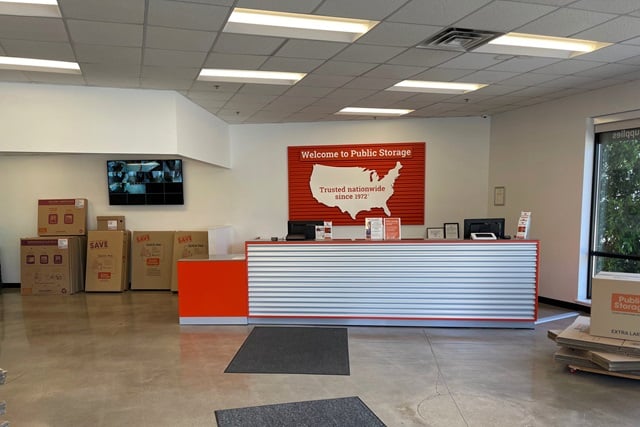 Public Storage in Lincolnwood, IL  3501 W Touhy Ave 3