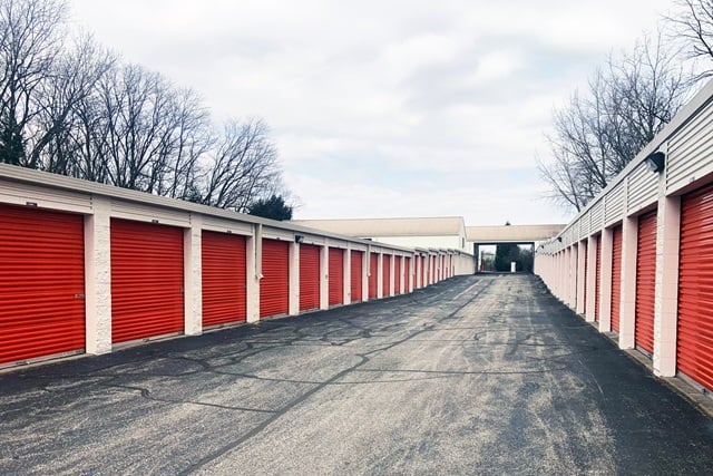 Carmel, IN, SelfStorage Near 1099 N Rangeline Road 18447264531 I