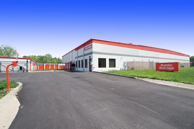 15×10 Public Storage: Garage in Indianapolis, IN 4310 E 62nd Street Indianapolis, Indiana