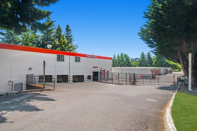 30×10 Self Storage Unit in Lake Oswego, OR