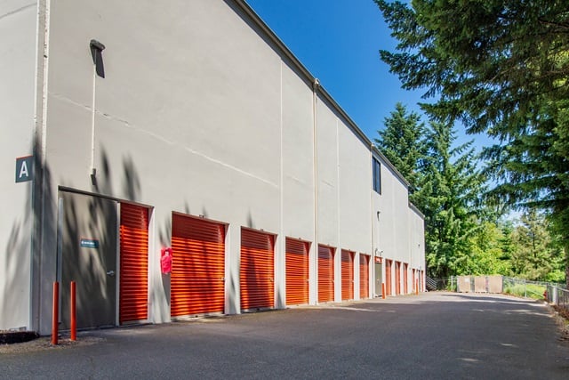 30×10 Self Storage Unit in Lake Oswego, OR 801 N State Street Lake Oswego, Oregon 2