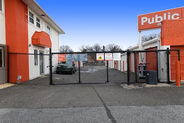 Public Storage  4414 Suitland Road in Suitland, MD