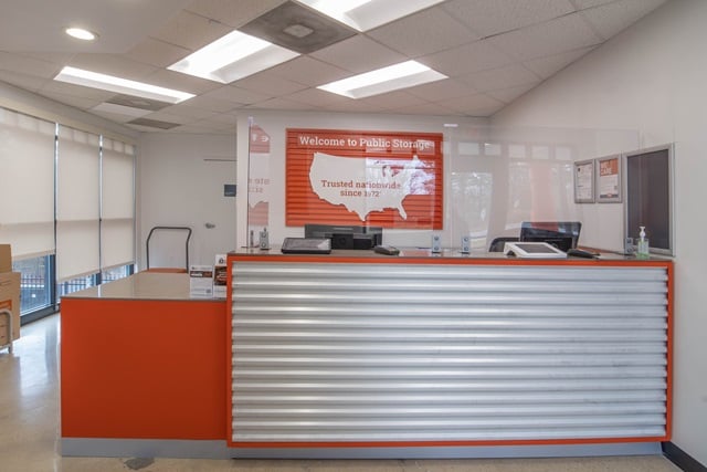 Gaithersburg, MD, SelfStorage Near 19900 Goshen Road 18447264531