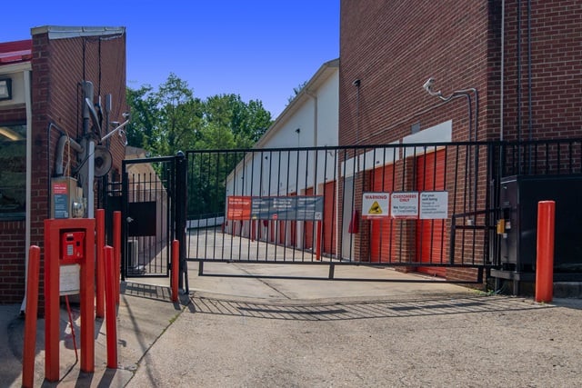 Public Storage 9200 Livingston Road in Fort Washington, MD