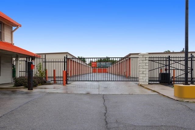 Property 1765 image number 3