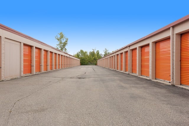 30×10 Public Storage: Parking Lot in Flint, MI 5180 S Dort Hwy Flint, Michigan 2