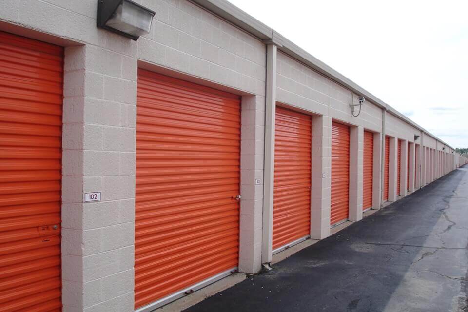 30×13 Public Storage: Parking Lot in Troy, MI 322 East Maple Road Troy, Michigan 2