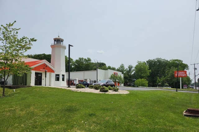 25×10 Public Storage: Garage in Morganville, NJ 60 Route 9 N Morganville, New Jersey