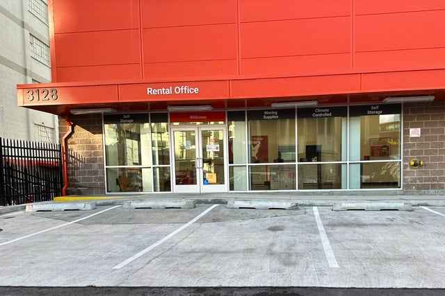 Self Storage Unit in Long Island City, New York 3