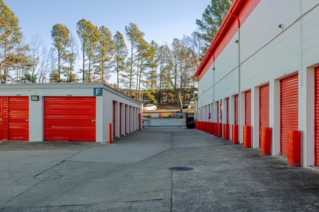 20×10 Public Storage: Self Storage Unit in Raleigh, NC 6441 Westgate Road Raleigh, North Carolina 2