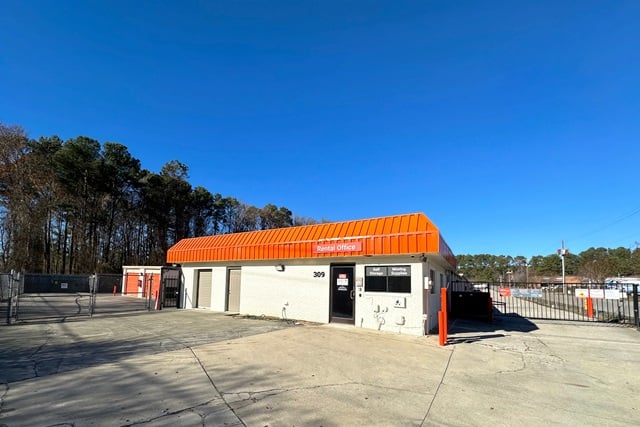 25×10 Public Storage: Self Storage Unit in Garner, NC 309 US Highway 70 E Garner, North Carolina