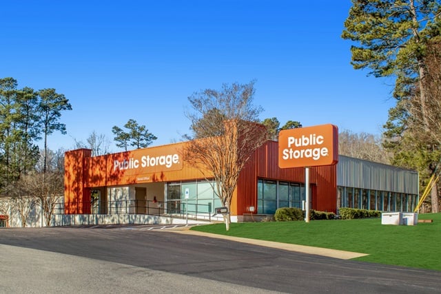 20×10 Public Storage: Self Storage Unit in Raleigh, NC 8733 Glenwood Ave Raleigh, North Carolina