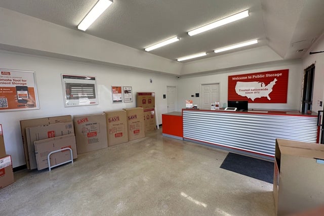 20×10 Public Storage: Self Storage Unit in Raleigh, NC 3701 S Wilmington Street Raleigh, North Carolina 3