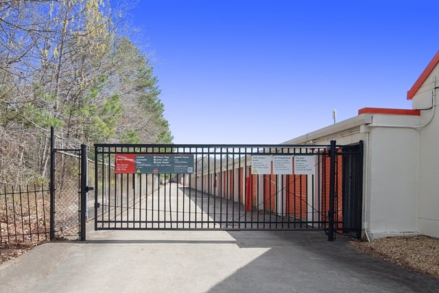 Property 1808 image number 3