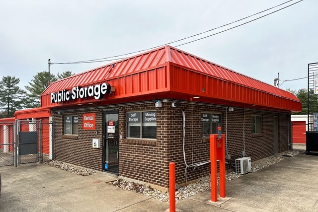 20×10 Public Storage: Garage in Charlottesville, VA 1616 Seminole Trail Charlottesville, Virginia