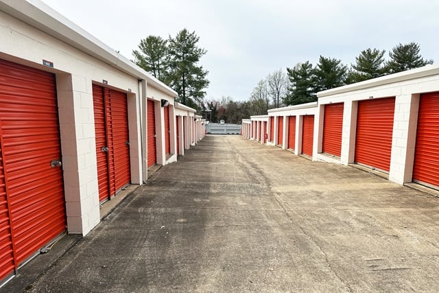 20×10 Public Storage: Garage in Charlottesville, VA 1616 Seminole Trail Charlottesville, Virginia 2