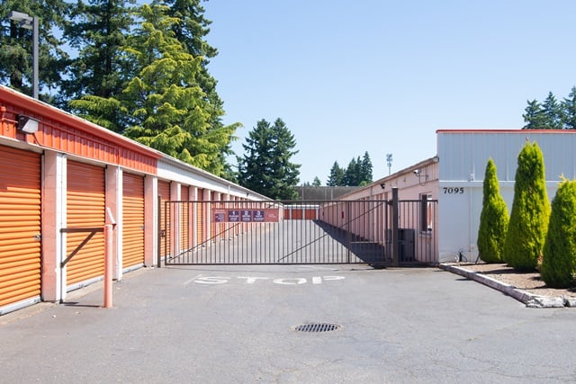 Public Storage  7095 SW McEwan Rd in Lake Oswego, OR