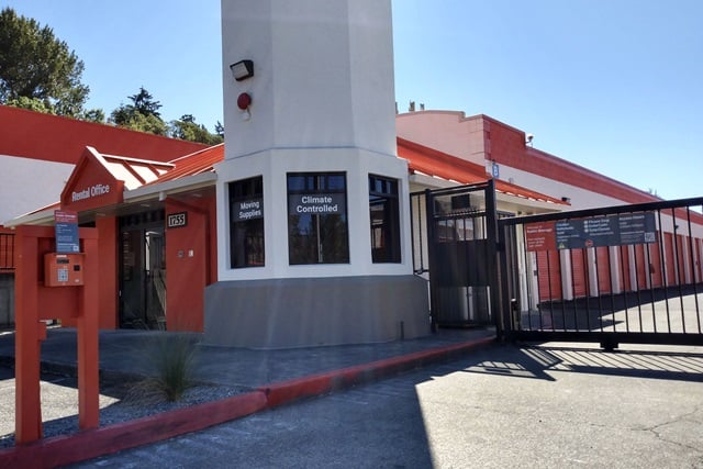 Public Storage  1755 NE 48th Street in Newcastle, WA