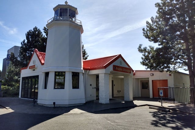 20 x 10 Public Storage: Parking Lot in Bellevue, Washington