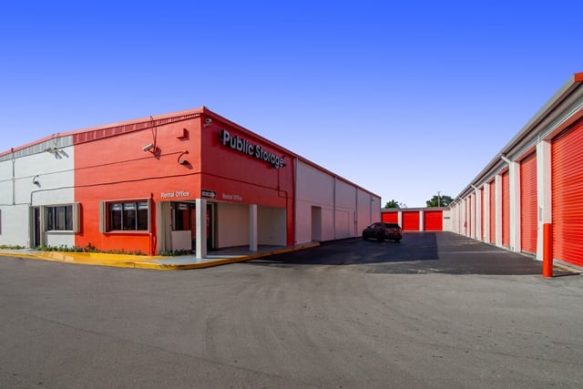 23 x 11 Public Storage: Self Storage Unit in Oakland Park, Florida