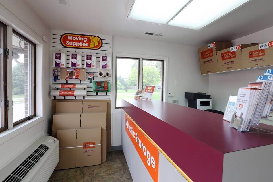 25×10 Garage in Schaumburg, IL 130 Hillcrest Blvd Schaumburg, Illinois 3