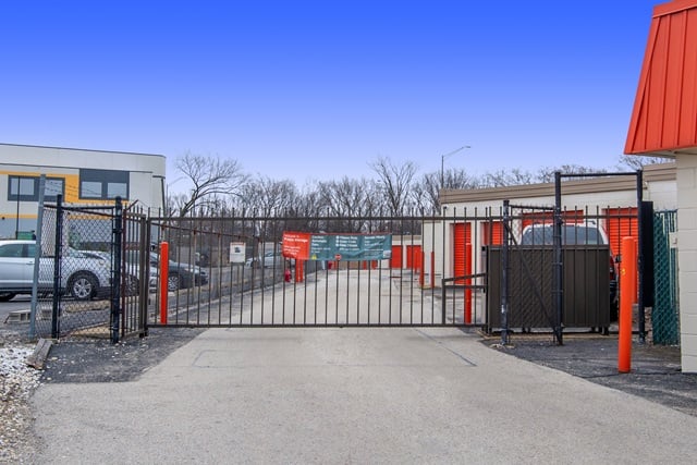 Public Storage  801 Joliet Road in Willowbrook, IL