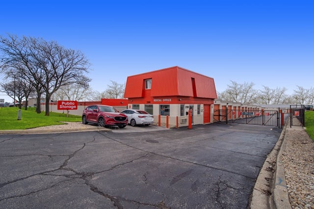 35×10 Self Storage Unit in Lisle, IL 2109 Ogden Ave Lisle, Illinois