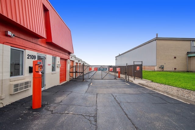 Public Storage  2109 Ogden Ave in Lisle, IL