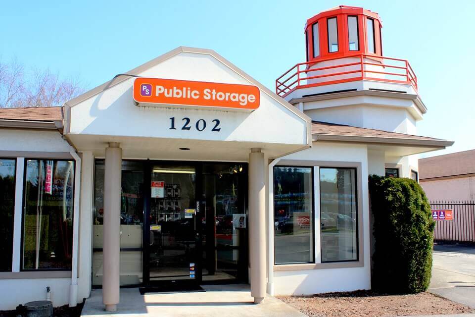 20×10 Public Storage: Garage in Portland, OR 1202 SE 82nd Ave Portland, Oregon